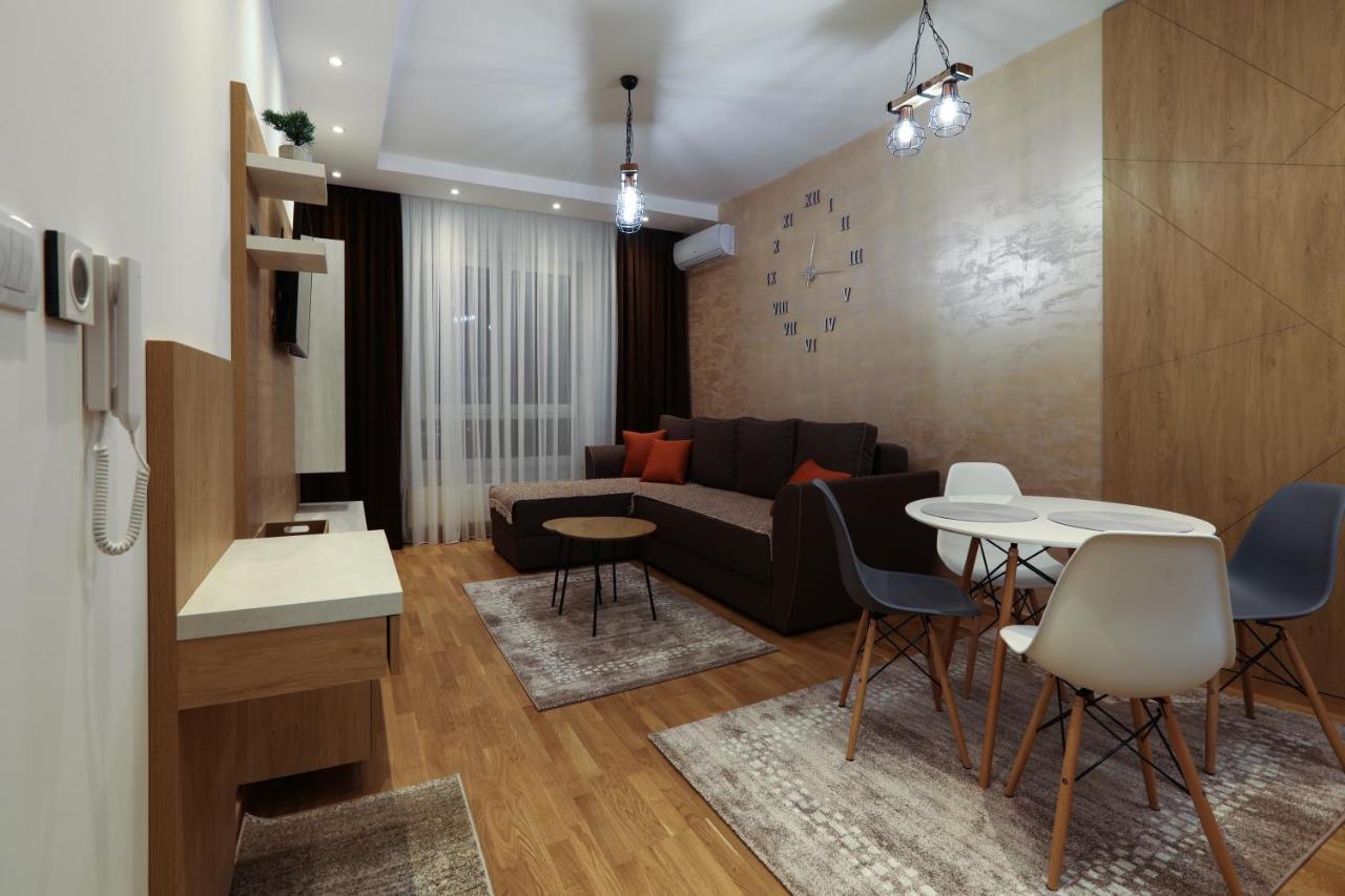 Apartment Promenada Avenija Novi Sad Bagian luar foto